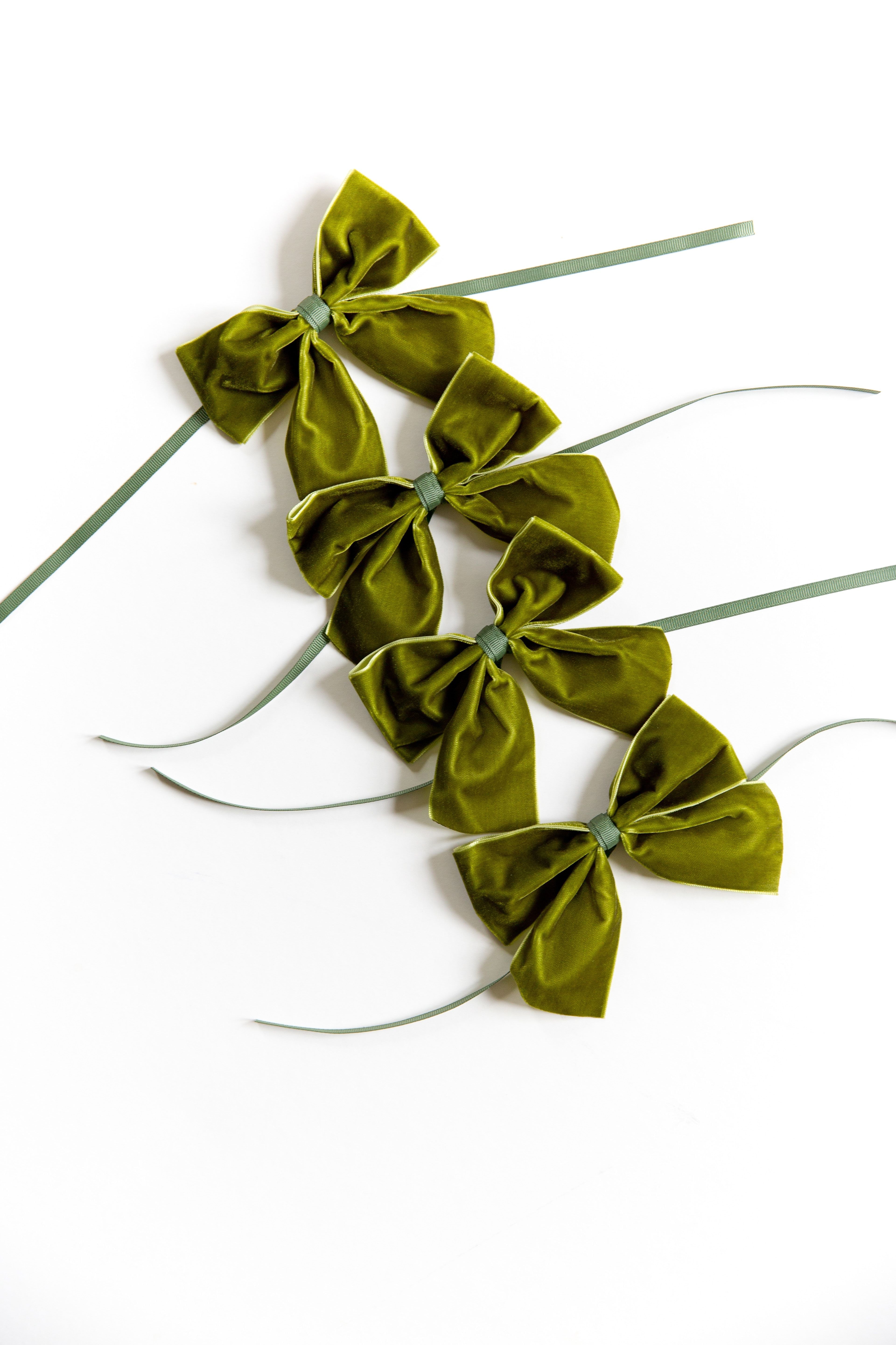 Charming Velvet Bows Set Of 4