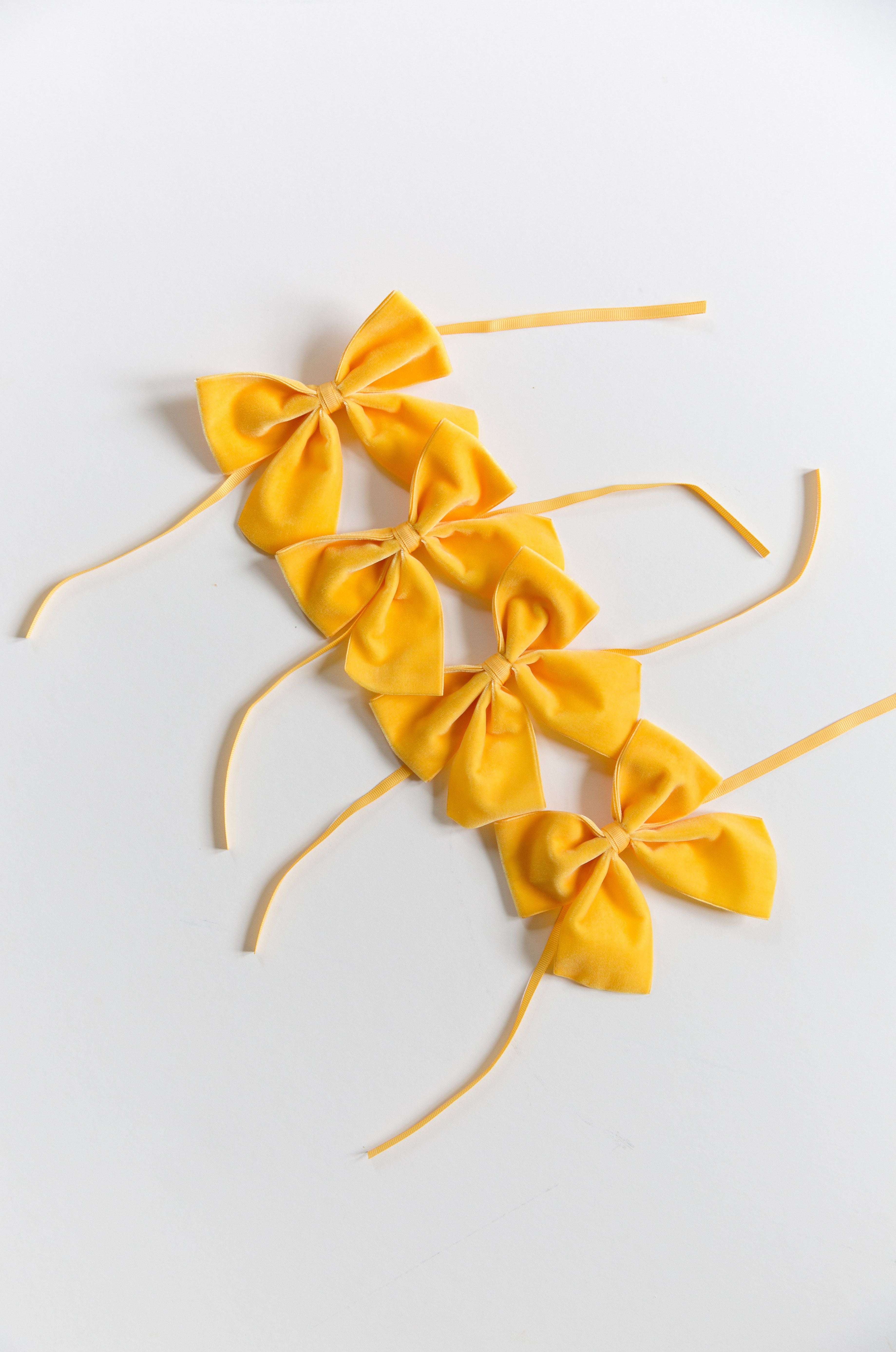 Charming Velvet Bows Set Of 4